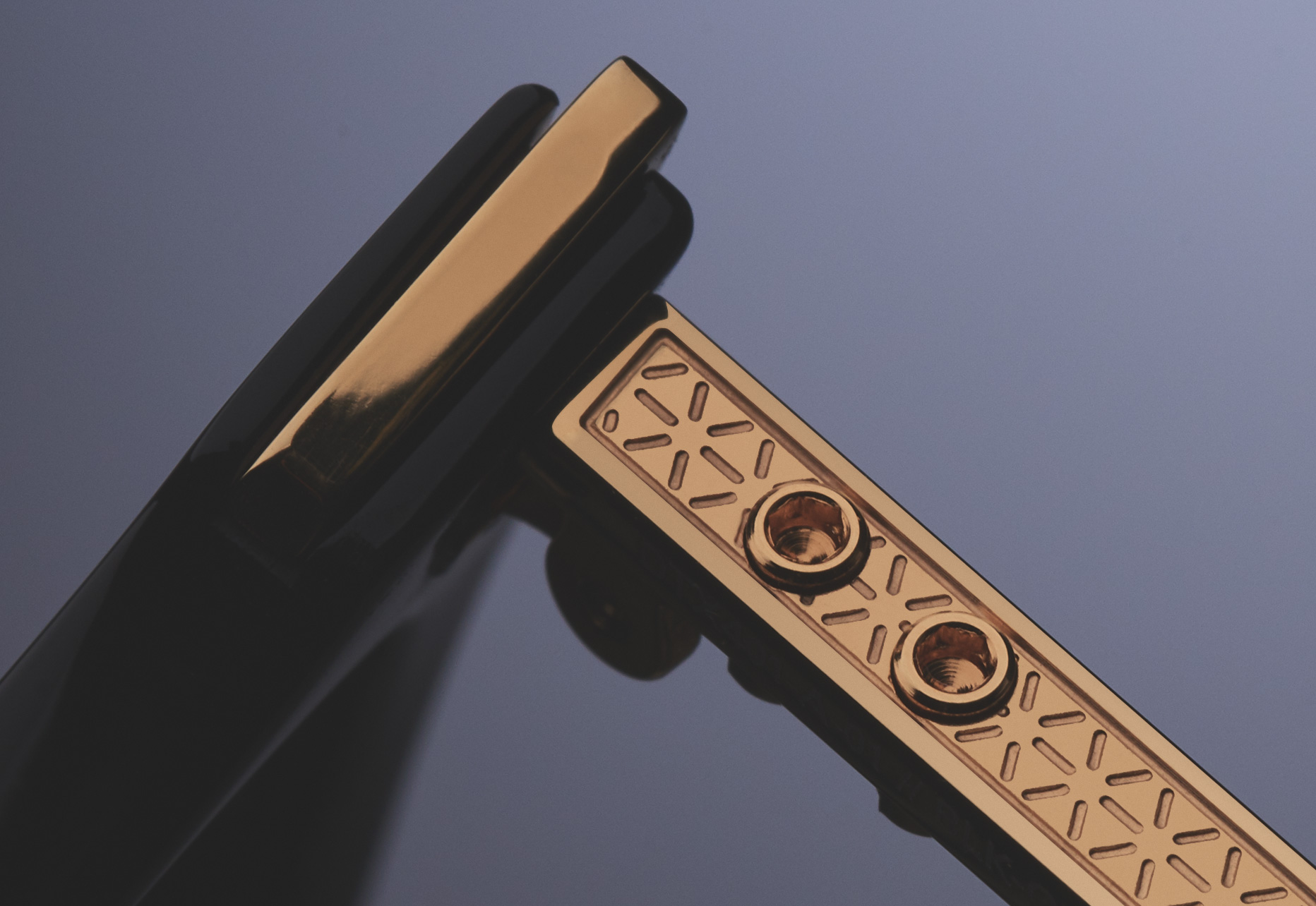DITA’S UNIQUE HEX SCREW HINGES