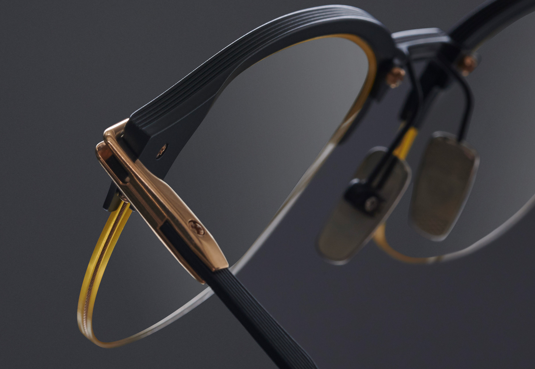 THIN TITANIUM DETAILED TEMPLES
