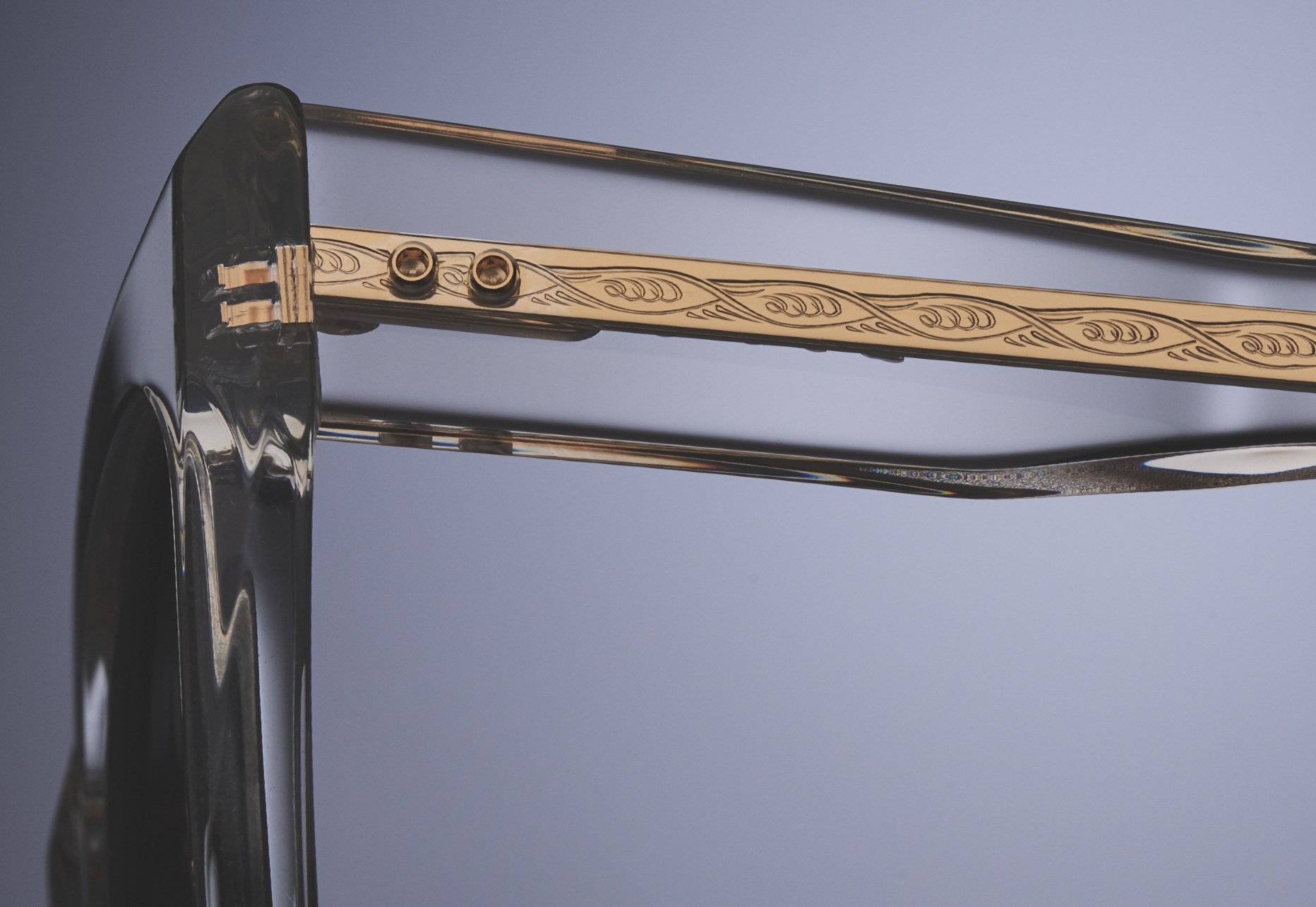 CUSTOM WIRE CORE WITH INTRICATE PRESSED DETAIL