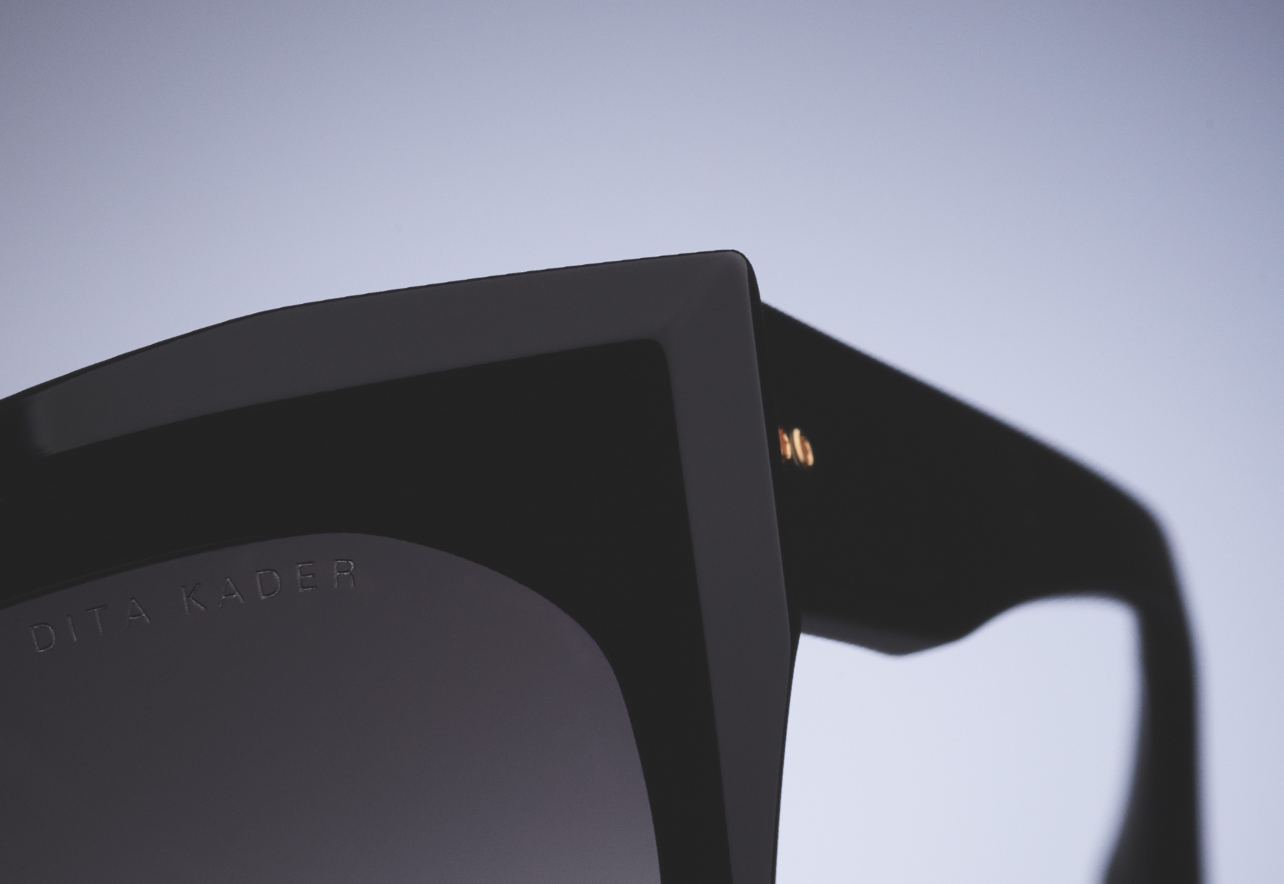 ELEGANTLY SKIVED ACETATE FRONT