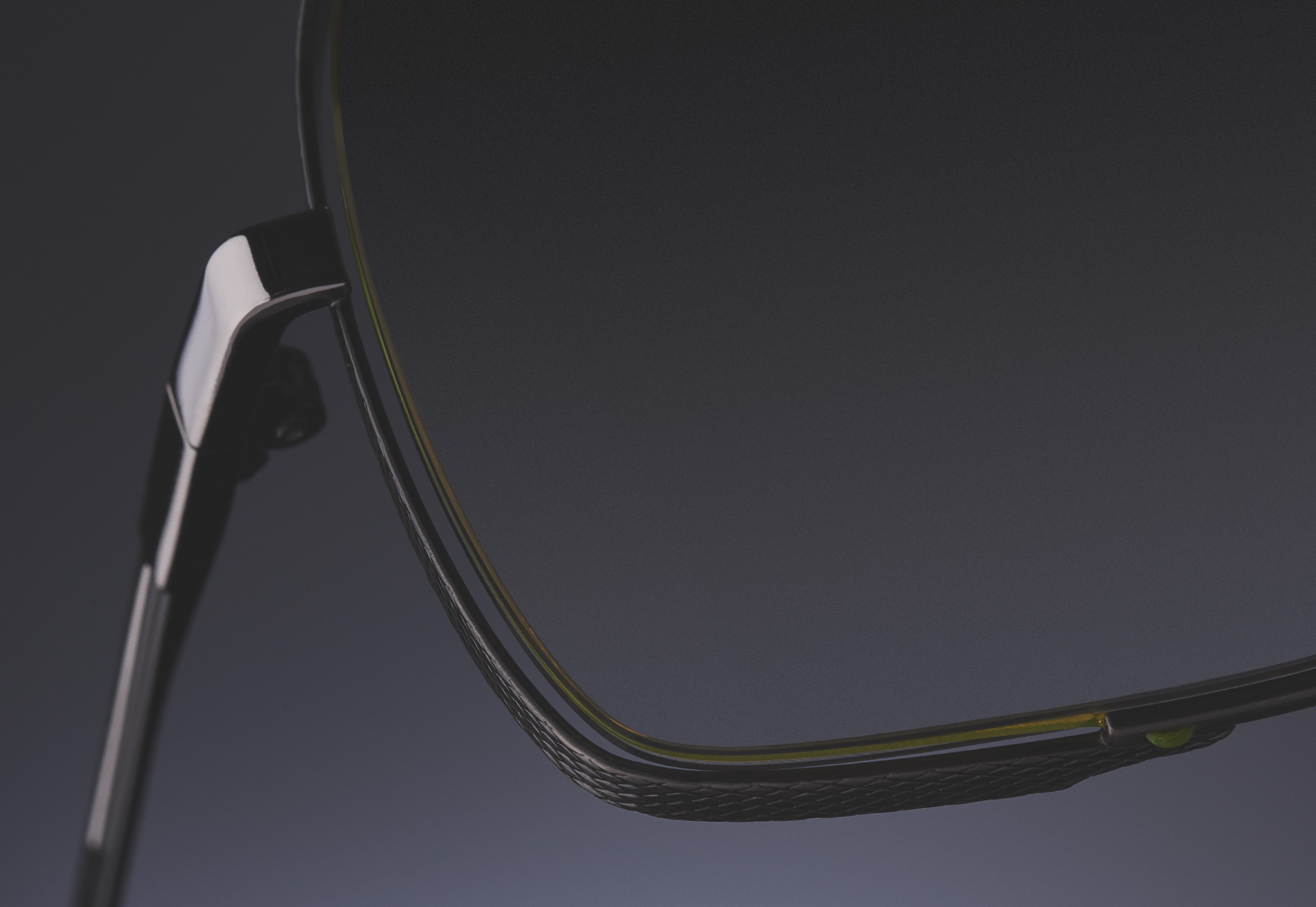 FLOATING SIDE LENS RIM WITH NYLOR AND DIAMOND DETAIL
