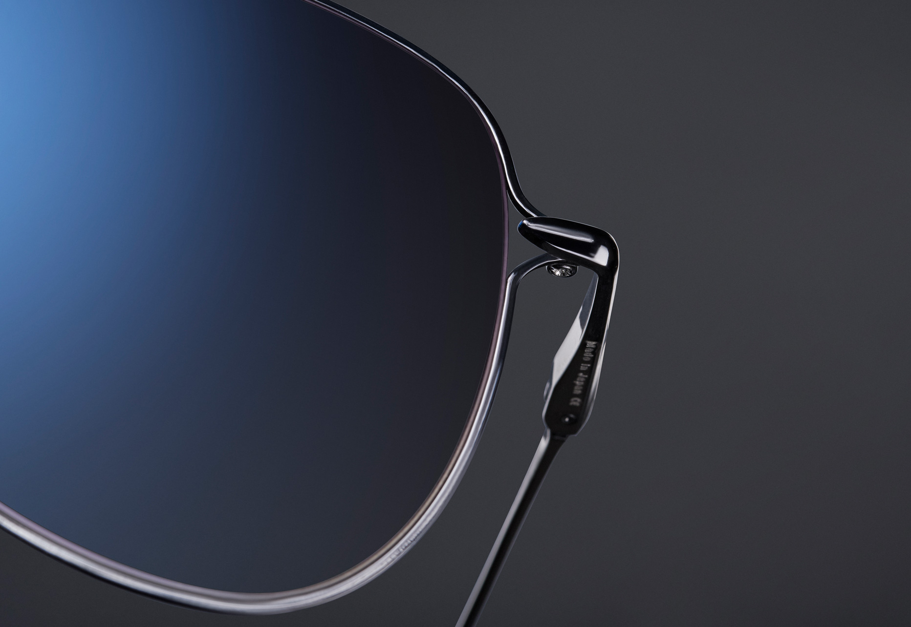 ULTRA-THIN TITANIUM FRAME