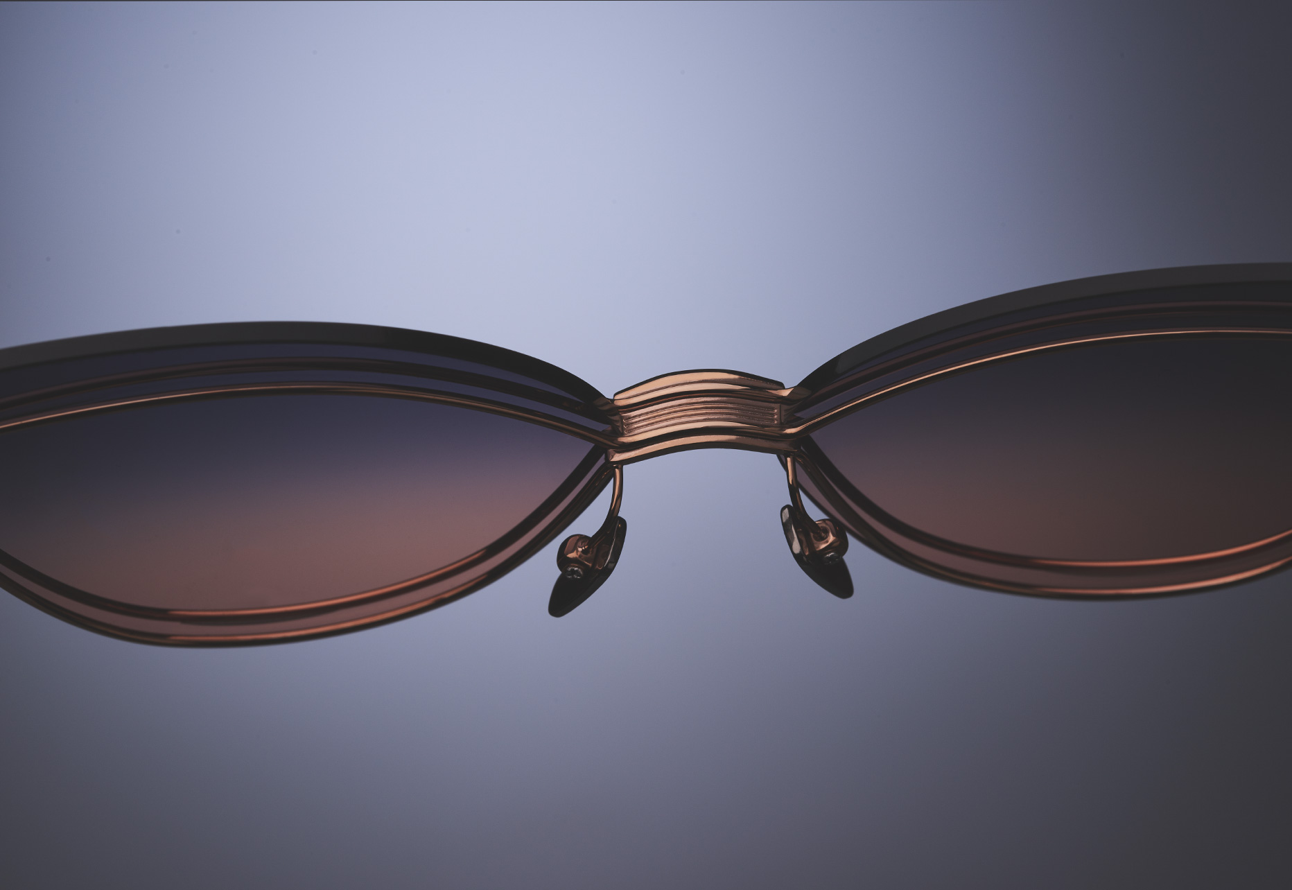NO SCREWS, FRAME AND LENS ARE HELD WITH TENSION DESIGN