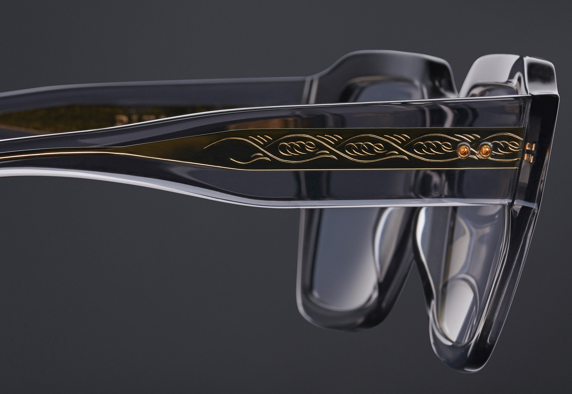 CUSTOM WIRE CORE WITH INTRICATE PRESSED DETAIL