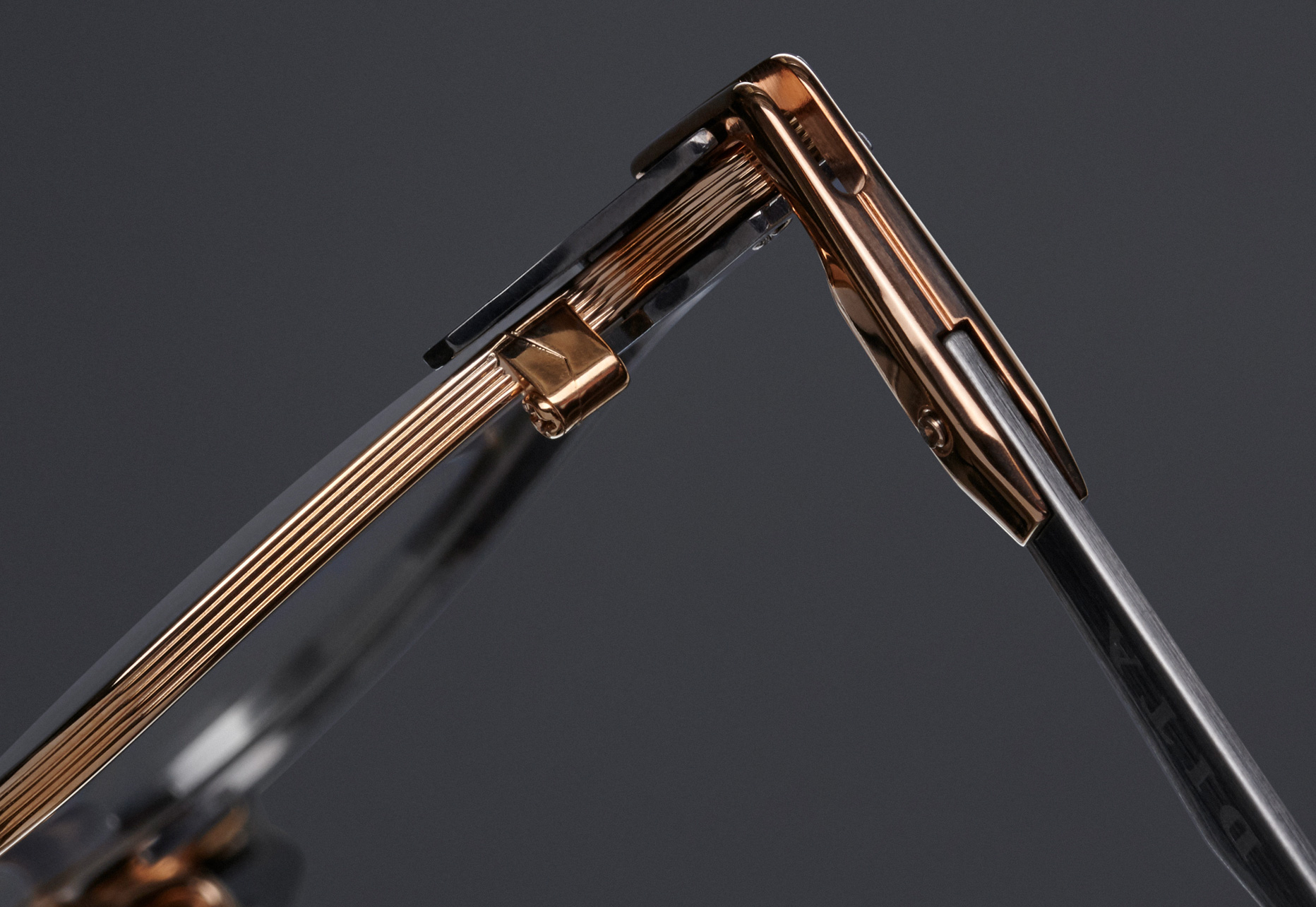 THIN TITANIUM DETAILED TEMPLES