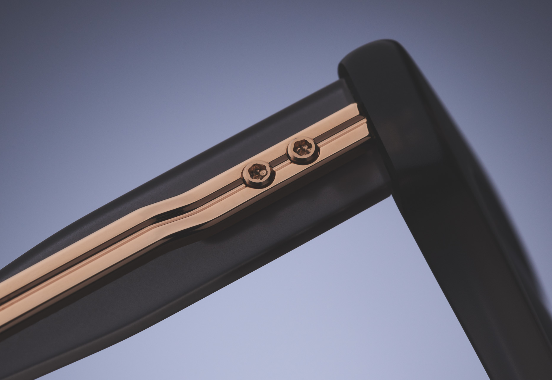 DITA’S UNIQUE HEX SCREW HINGES